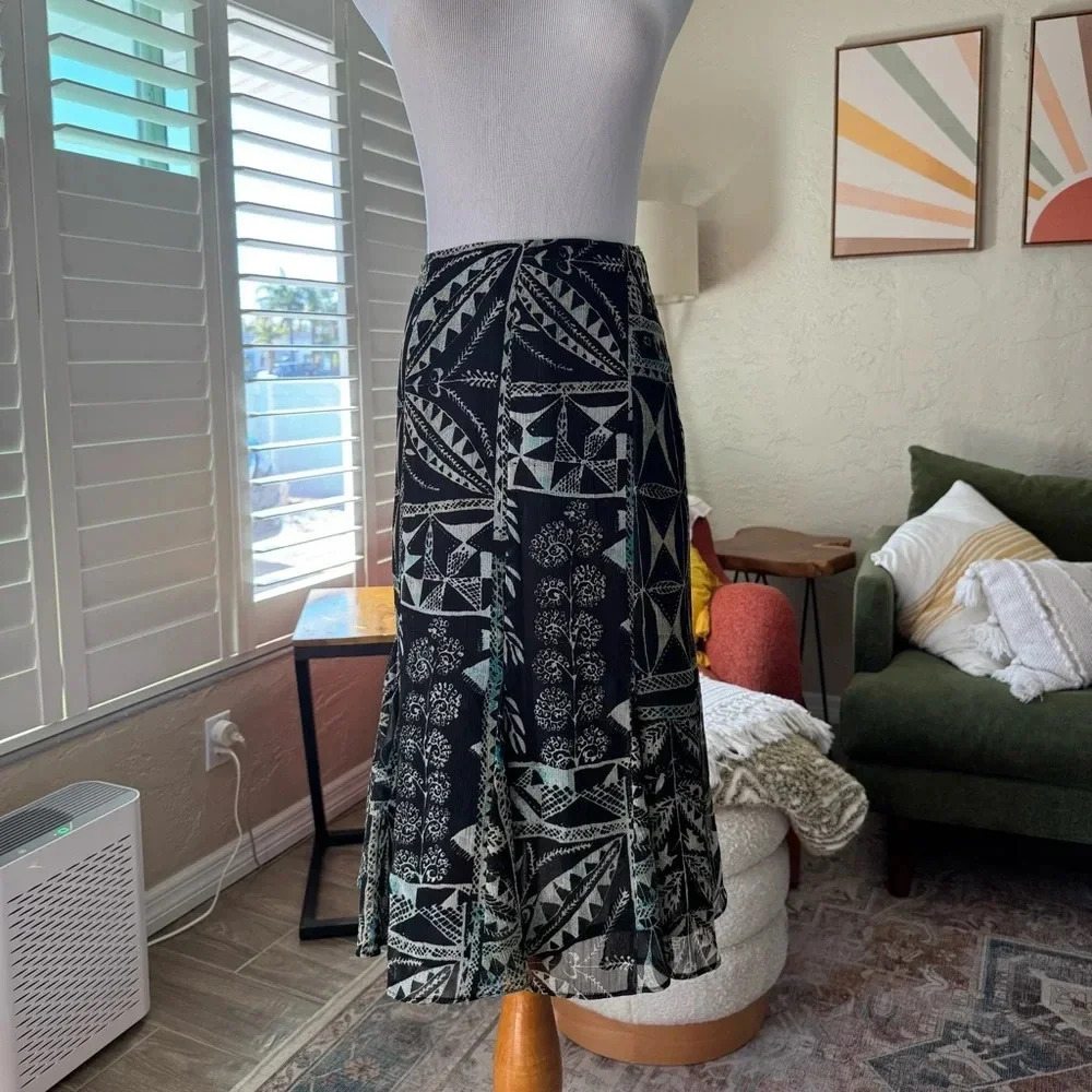 Rafaella black and whitefly mid lengths skirt